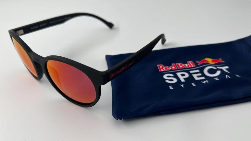 Солнцезащитные очки RED BULL уже в продаже